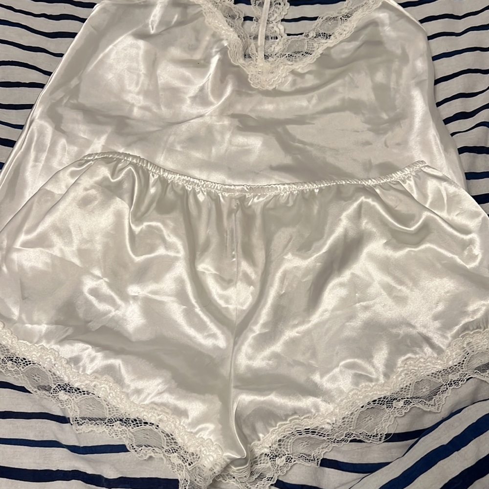 In bloom pjs - Picture 2 of 2